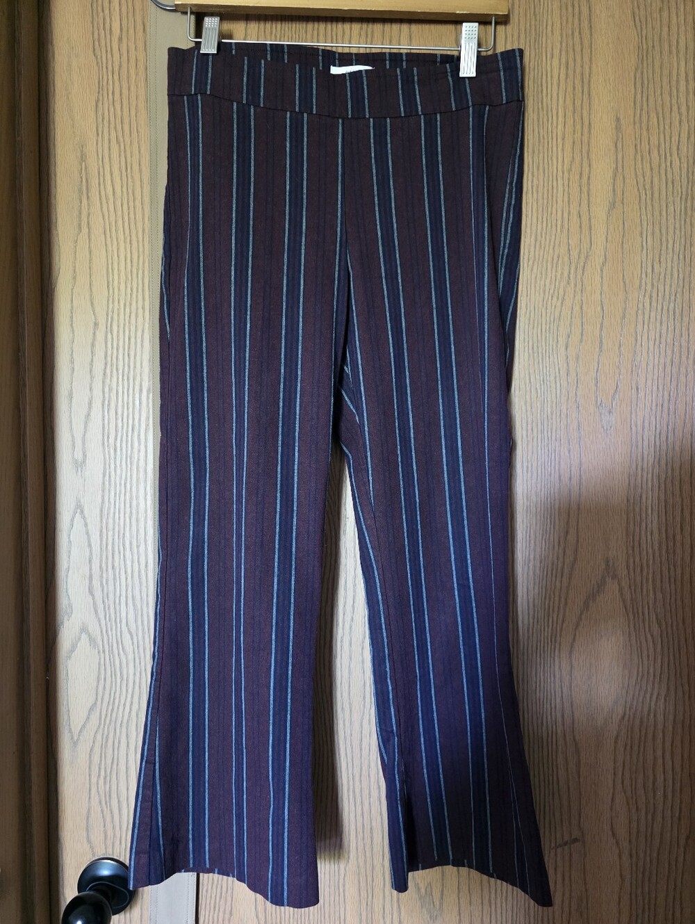 Avenue Montaigne Flared Cropped Trousers Burgandy/blue Vertical Pinstripes Sz 8